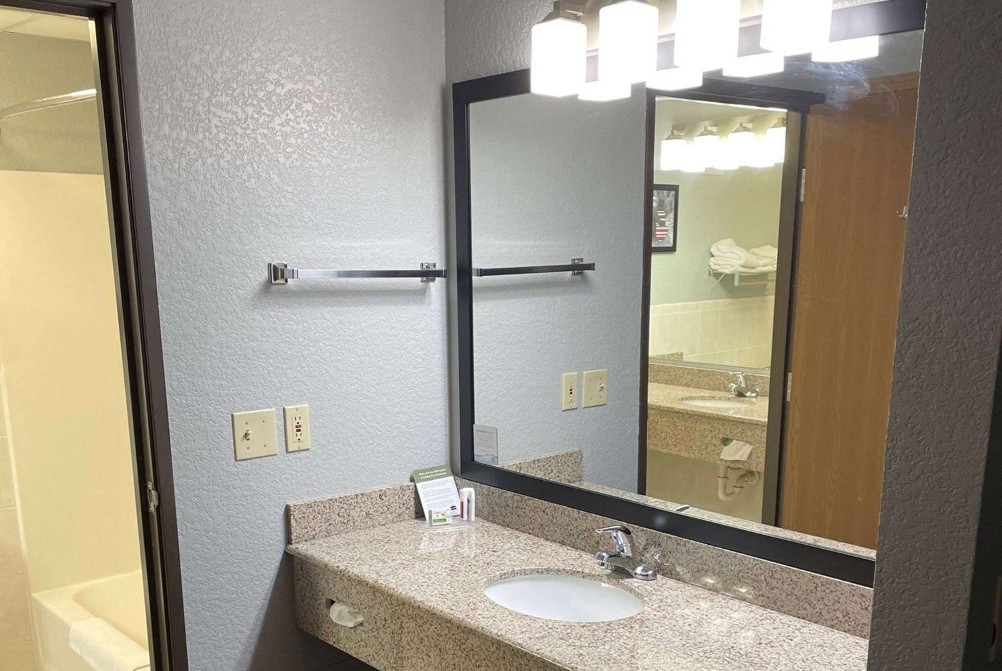 Americinn By Wyndham Ankeny/Des Moines Екстер'єр фото